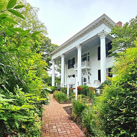 Winridge Manor Bed & Breakfast Madison Heights ภายนอก รูปภาพ