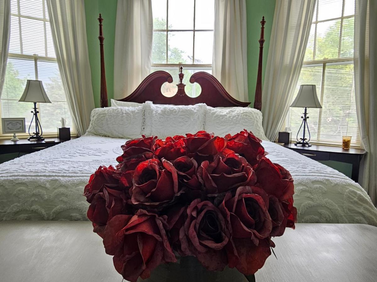Winridge Manor Bed & Breakfast Madison Heights ภายนอก รูปภาพ