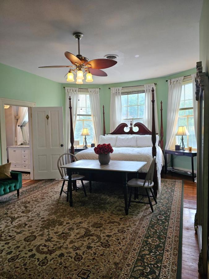 Winridge Manor Bed & Breakfast Madison Heights ห้อง รูปภาพ